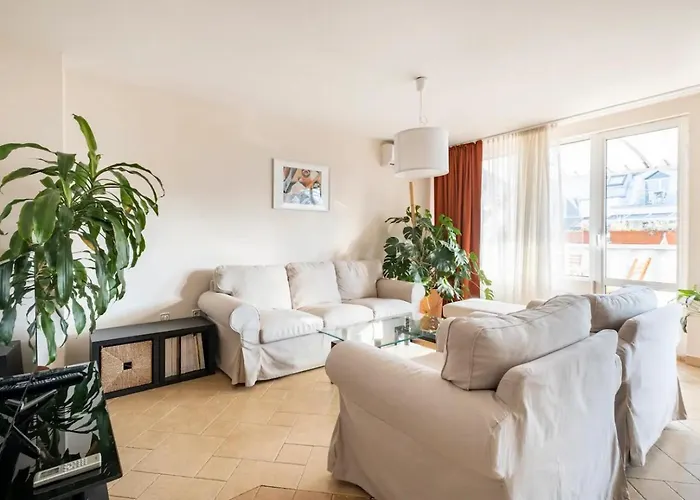 2Bdr Duplex Apartment With Parking