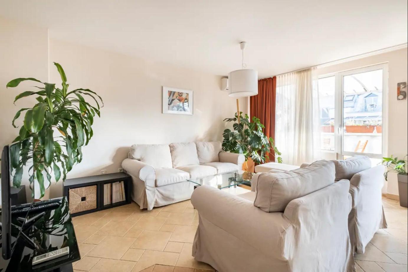 Apartament 2bdr Duplex With Parking *